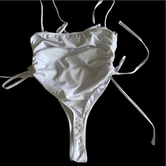 Women’s white 1 piece bathing suit - Picture 3 of 6